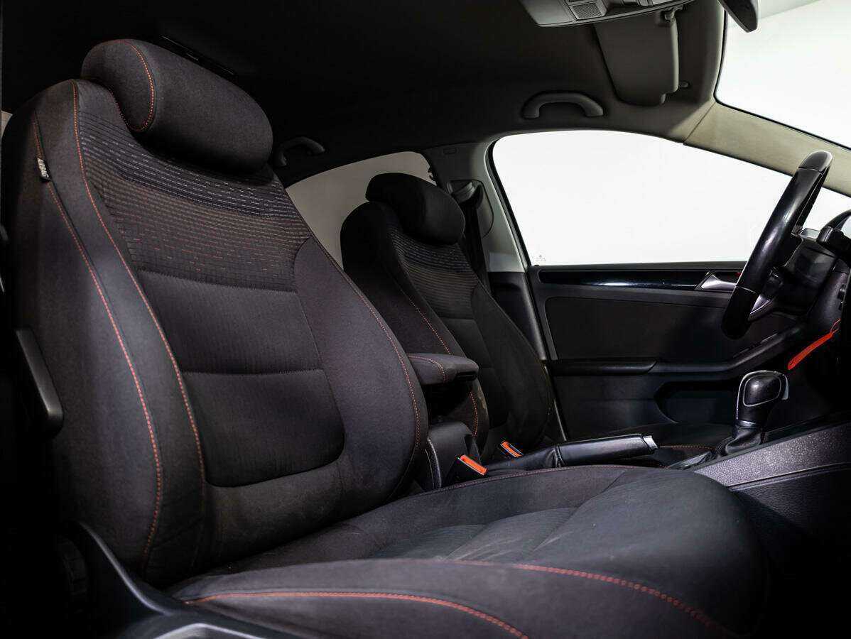 Купить Volkswagen Jetta с пробегом. Фото: #9