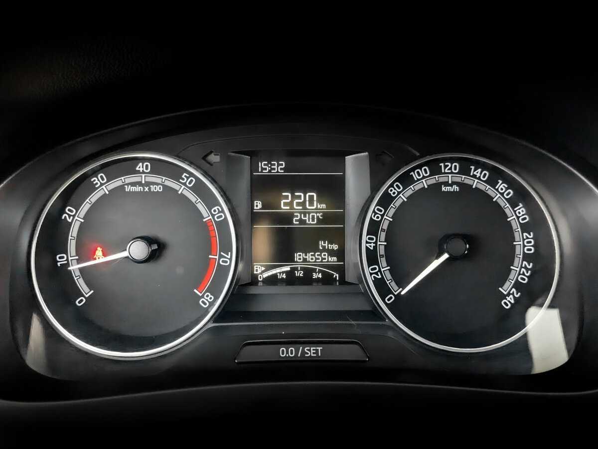 Купить Skoda Rapid с пробегом. Фото: #10