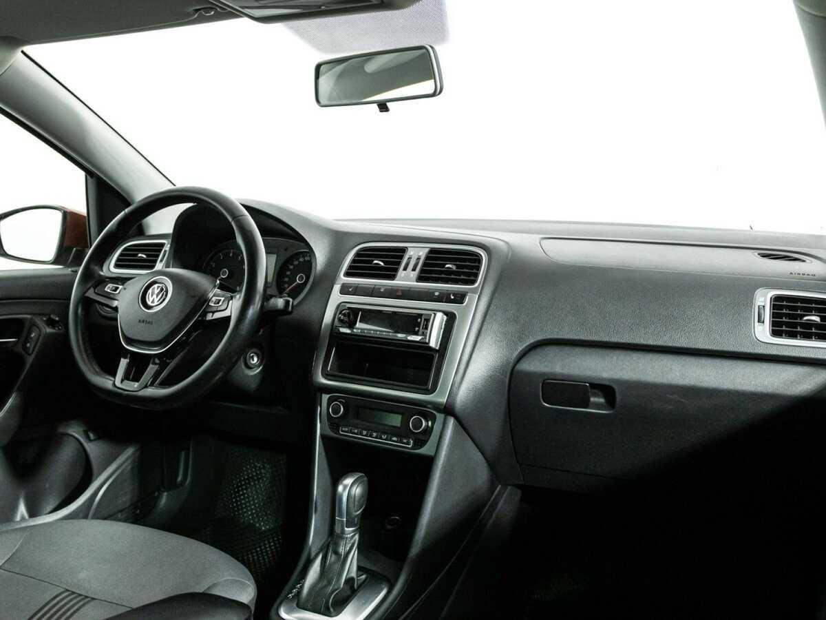 Купить Volkswagen Polo с пробегом. Фото: #8