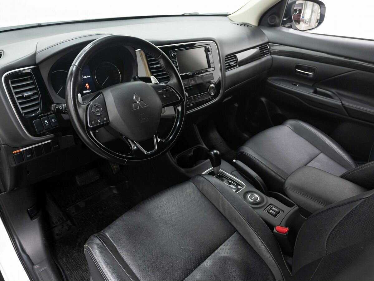Купить Mitsubishi Outlander с пробегом. Фото: #8