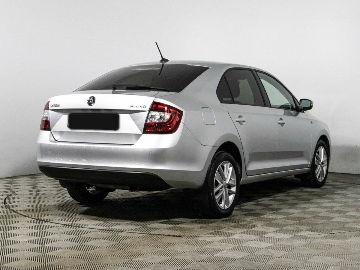 Купить Skoda Rapid с пробегом. Фото: #4