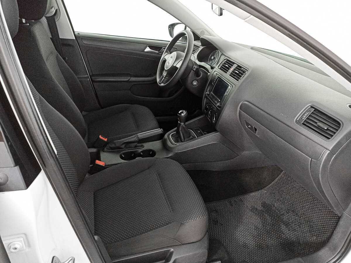 Купить Volkswagen Jetta с пробегом. Фото: #10