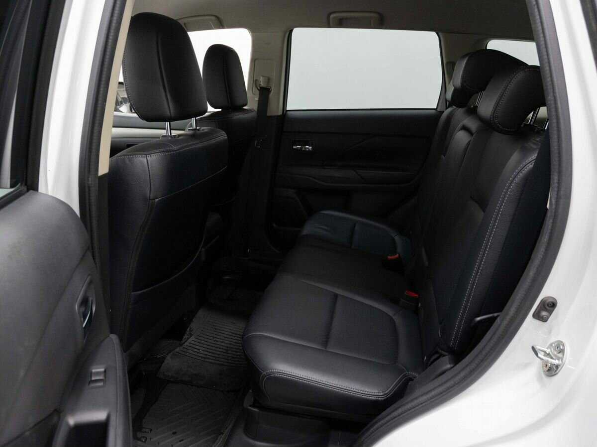 Купить Mitsubishi Outlander с пробегом. Фото: #9
