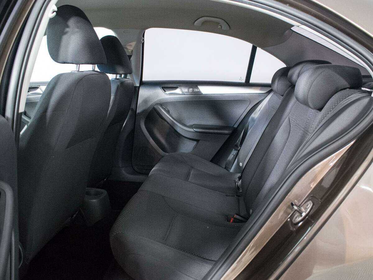 Купить Volkswagen Jetta с пробегом. Фото: #9