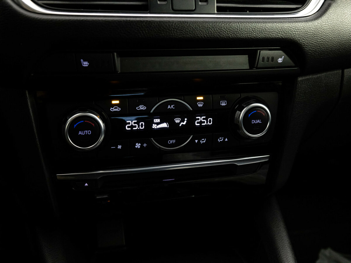 Купить Mazda 6 с пробегом. Фото: #11