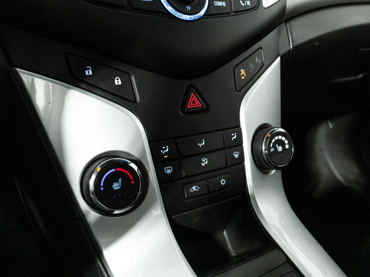 Купить Chevrolet Cruze с пробегом. Фото: #16