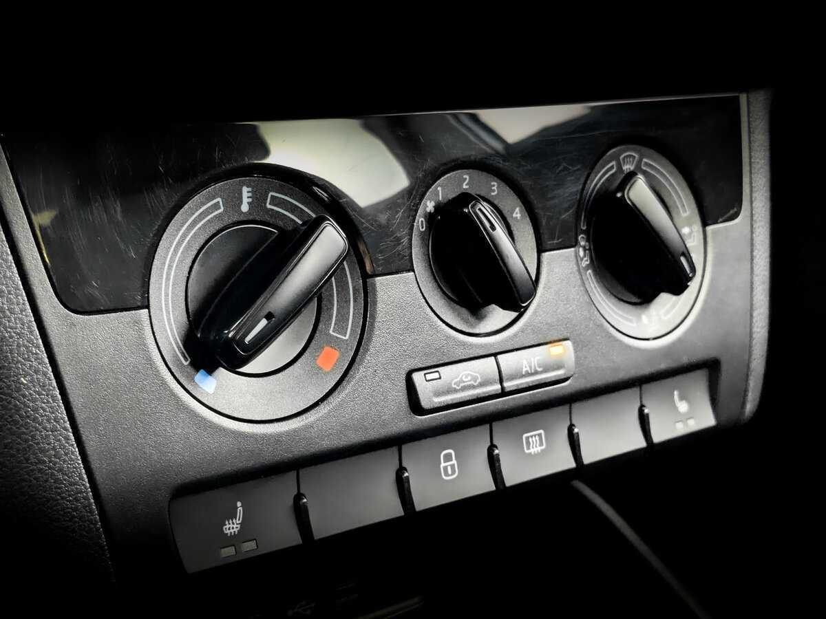 Купить Volkswagen Polo с пробегом. Фото: #20