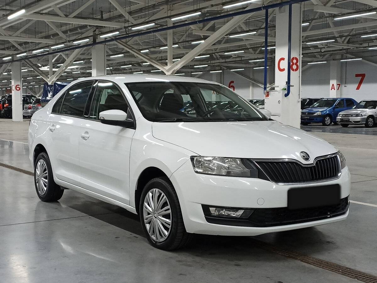 Купить Skoda Rapid с пробегом. Фото: #2