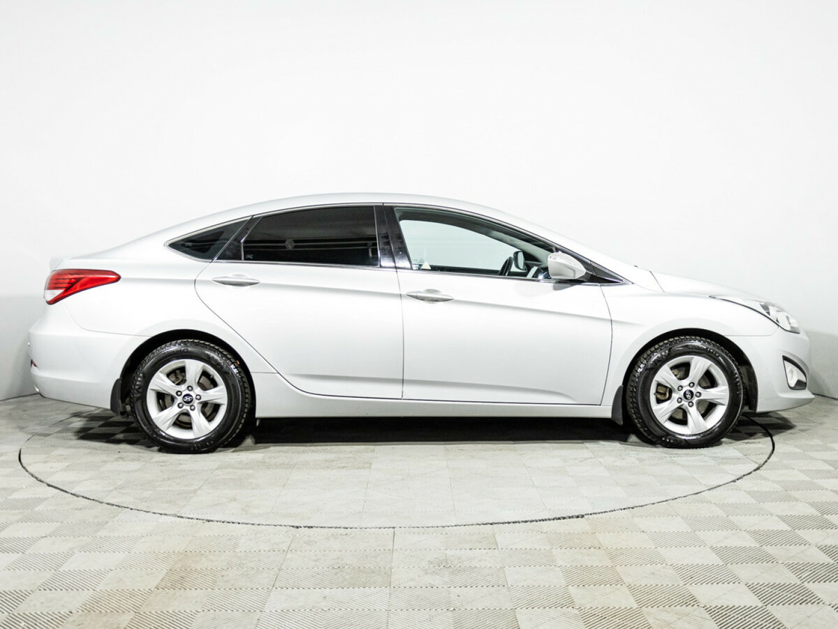 Купить Hyundai i40 с пробегом. Фото: #3