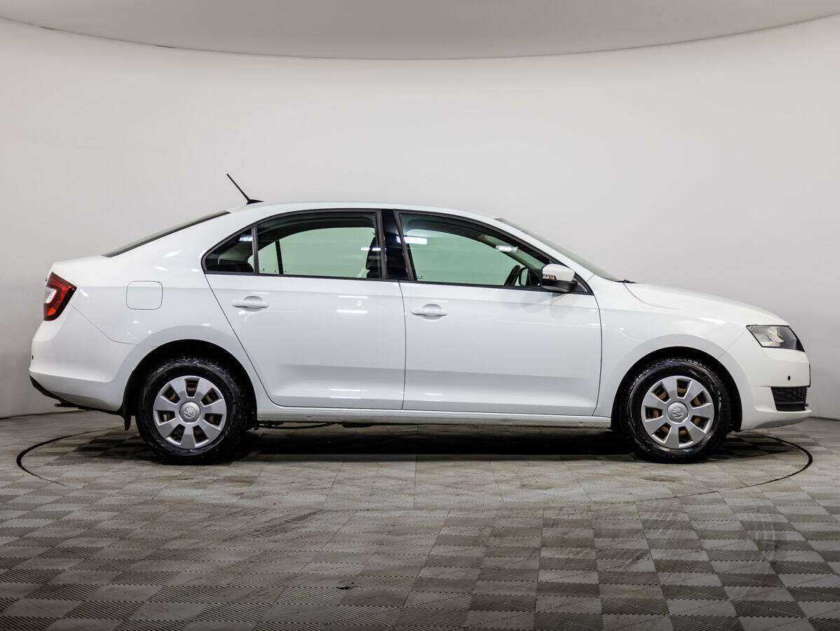Купить Skoda Rapid с пробегом. Фото: #2