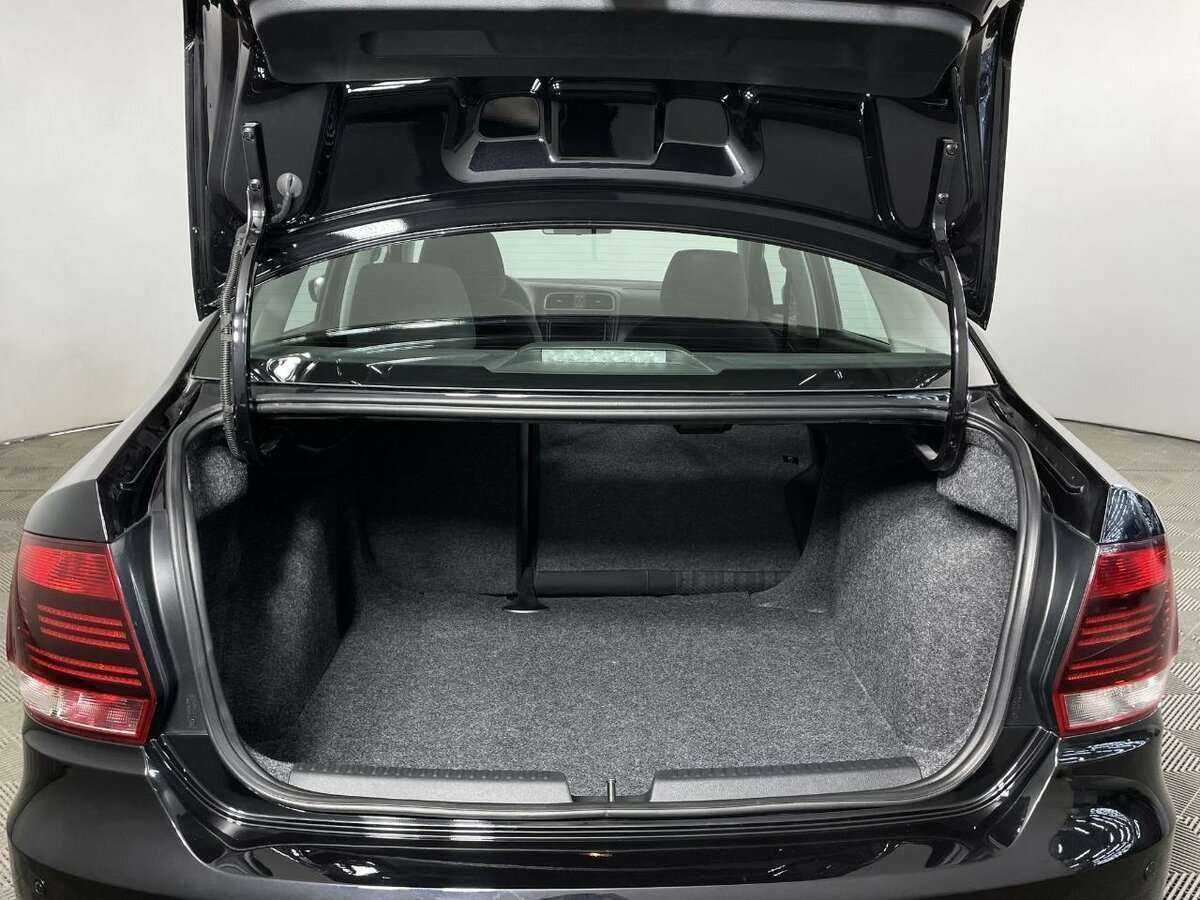 Купить Volkswagen Polo с пробегом. Фото: #17