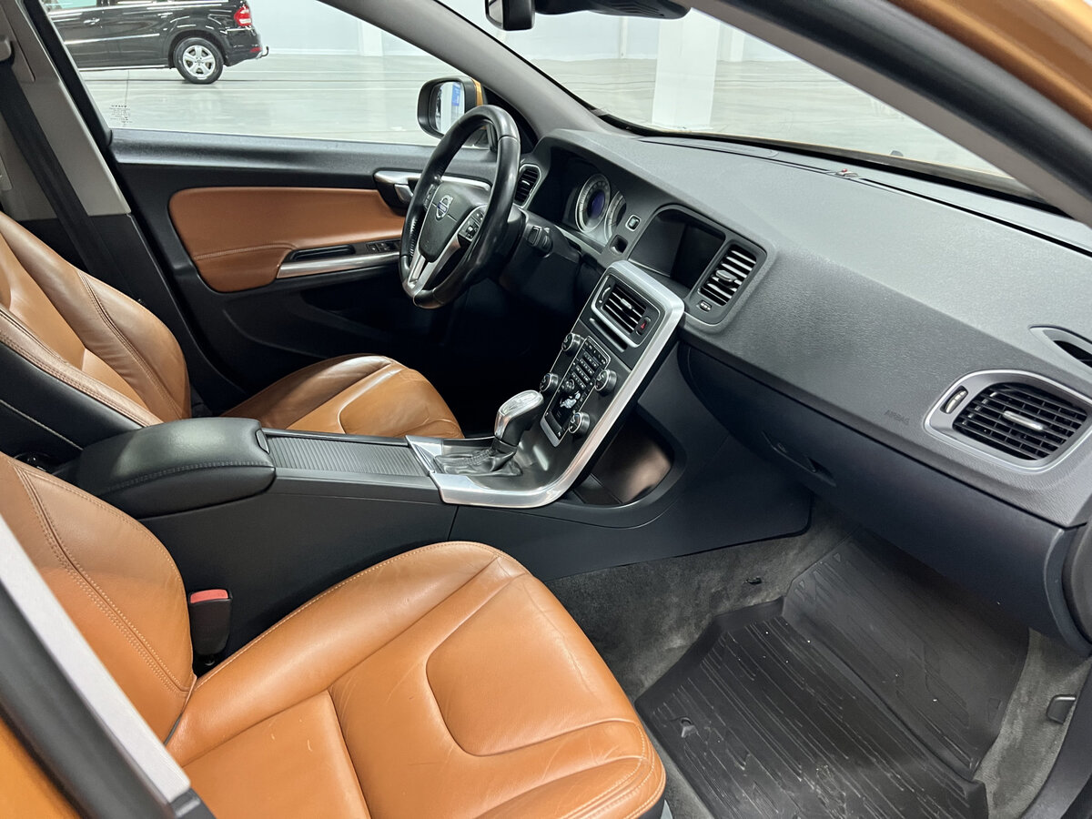 Купить Volvo S60 с пробегом. Фото: #10