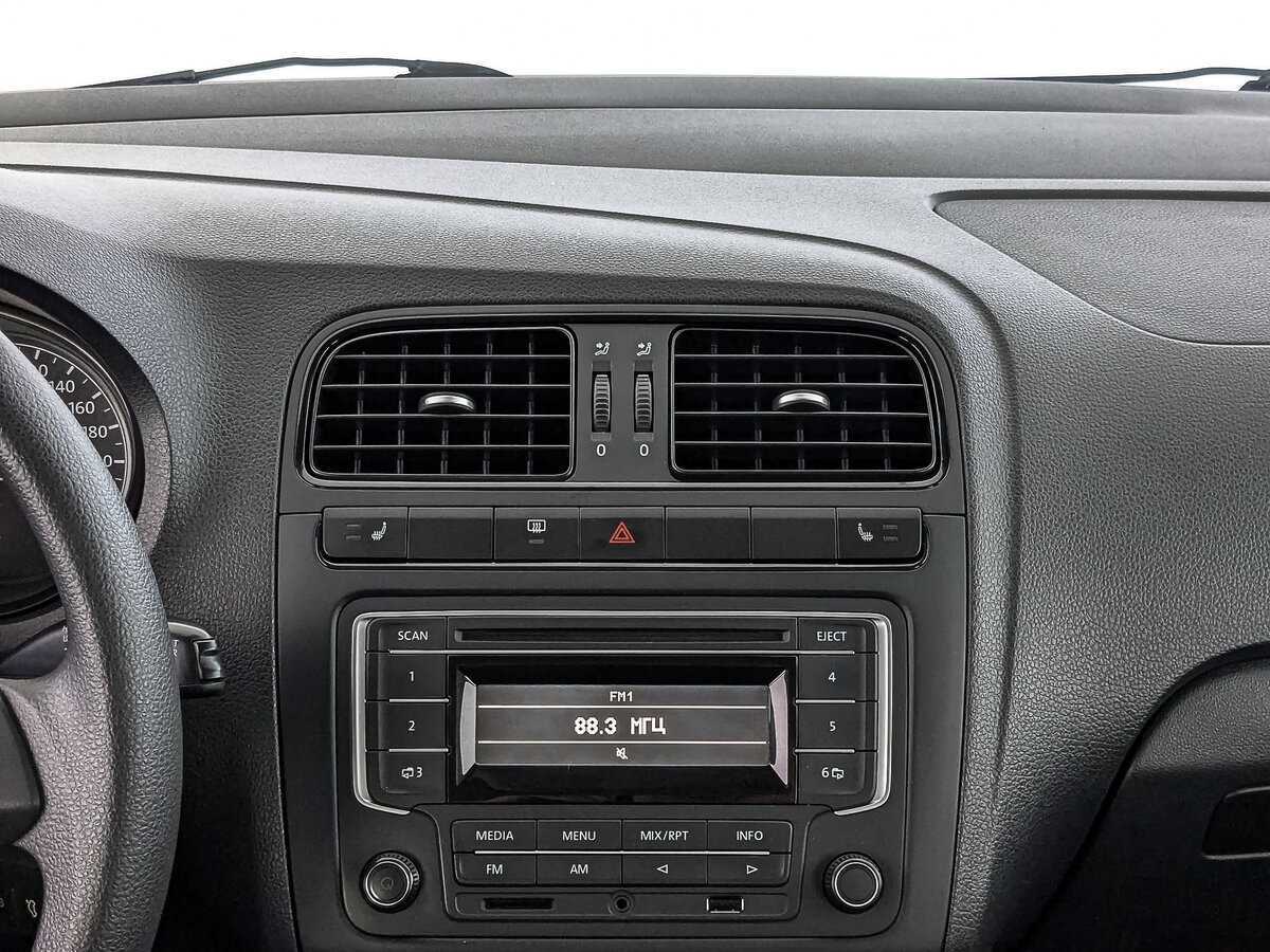 Купить Volkswagen Polo с пробегом. Фото: #16