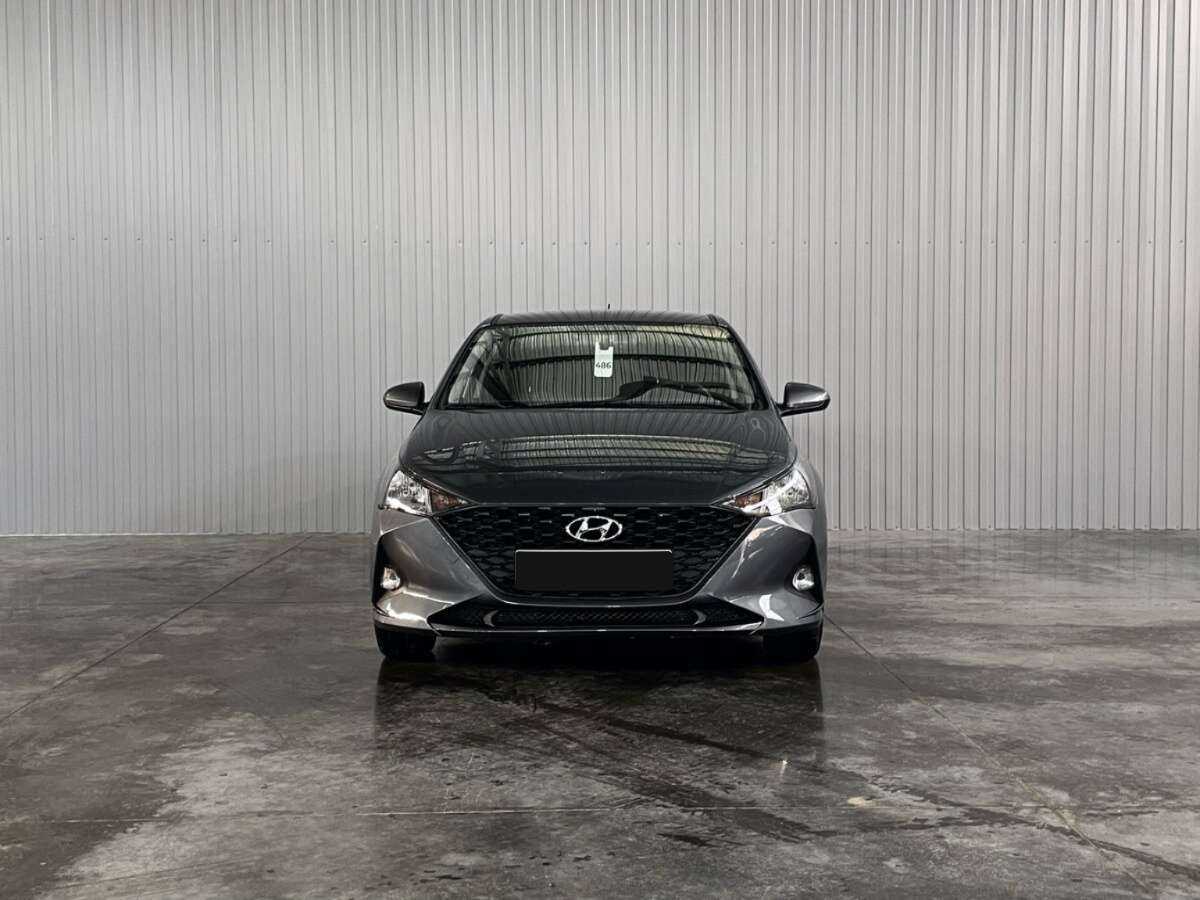 Купить Hyundai Solaris с пробегом. Фото: #1