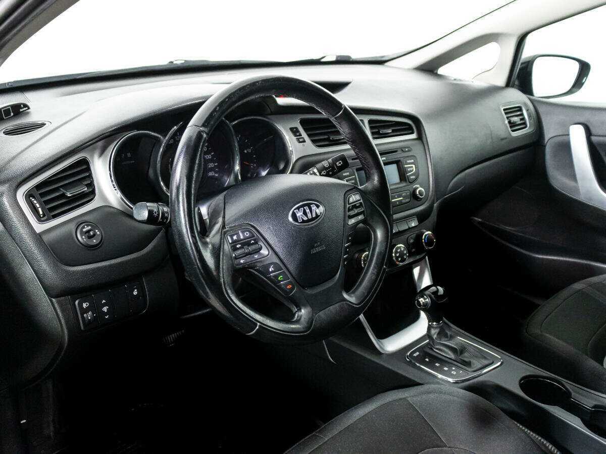 Купить Kia Ceed с пробегом. Фото: #10