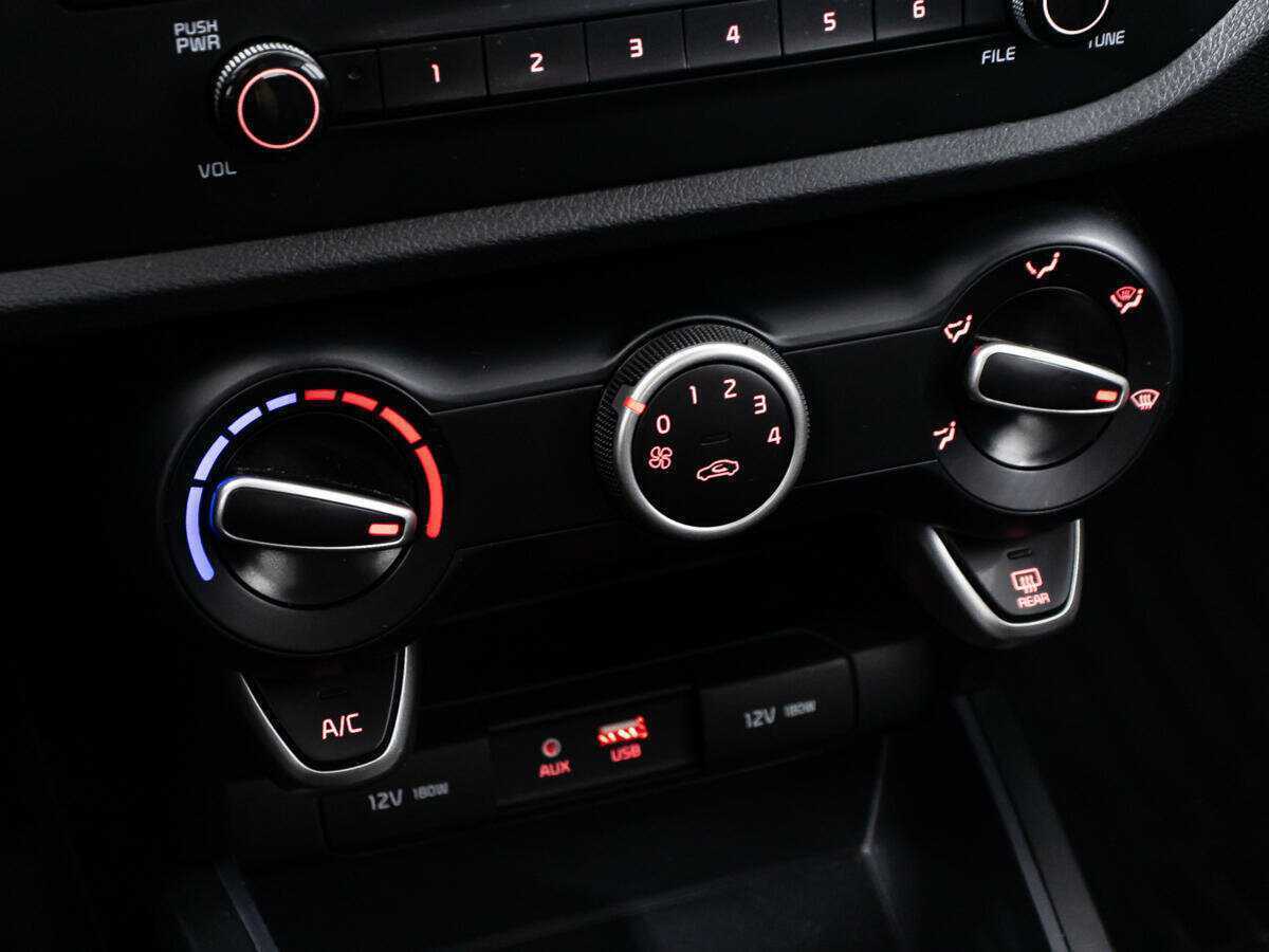 Купить Kia Rio с пробегом. Фото: #15