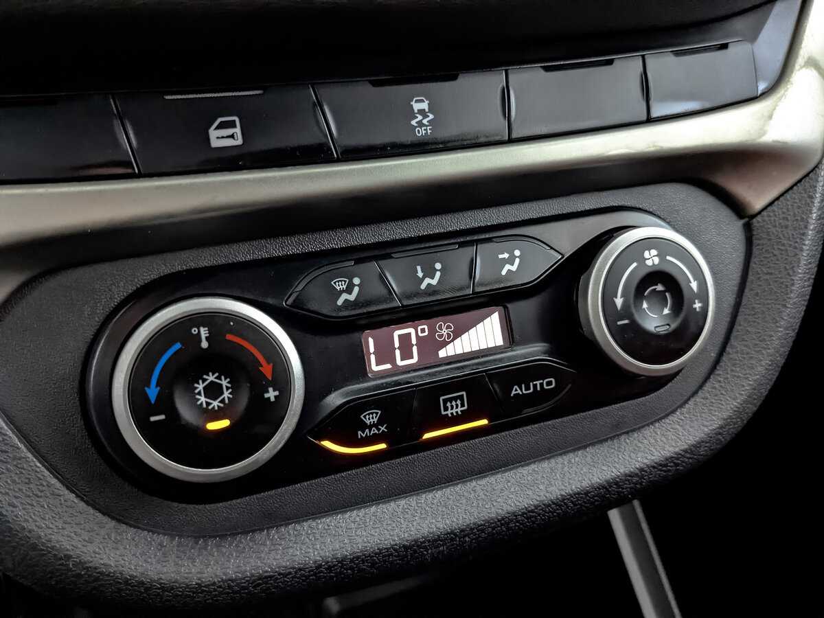 Купить Lada (ВАЗ) Vesta с пробегом. Фото: #21