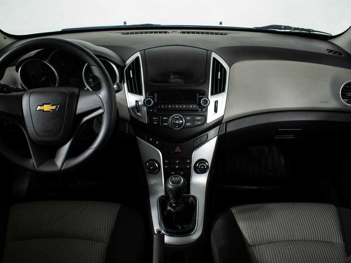 Купить Chevrolet Cruze с пробегом. Фото: #11