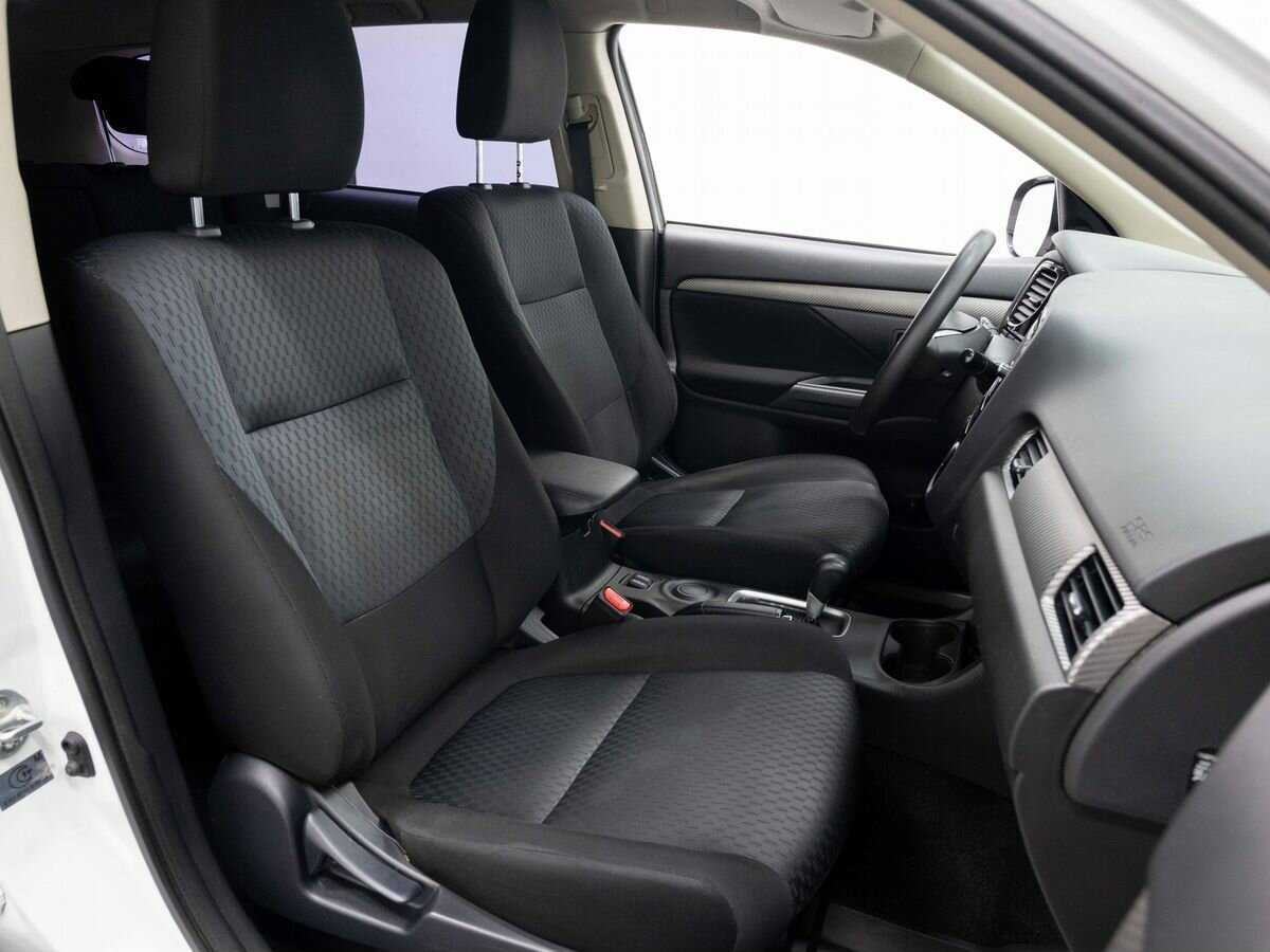 Купить Mitsubishi Outlander с пробегом. Фото: #11