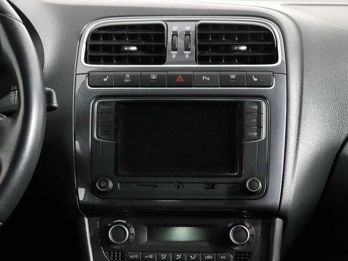 Купить Volkswagen Polo с пробегом. Фото: #11