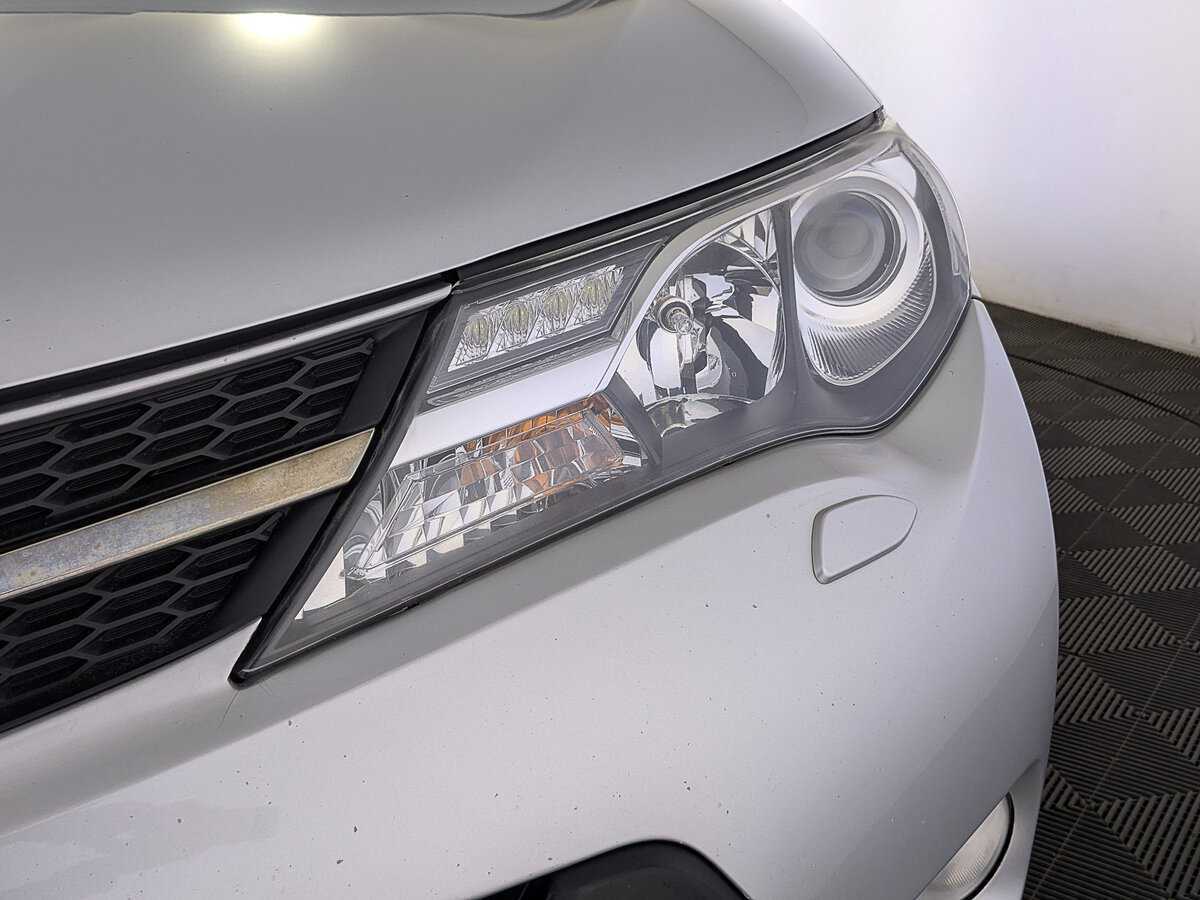 Купить Toyota RAV4 с пробегом. Фото: #10