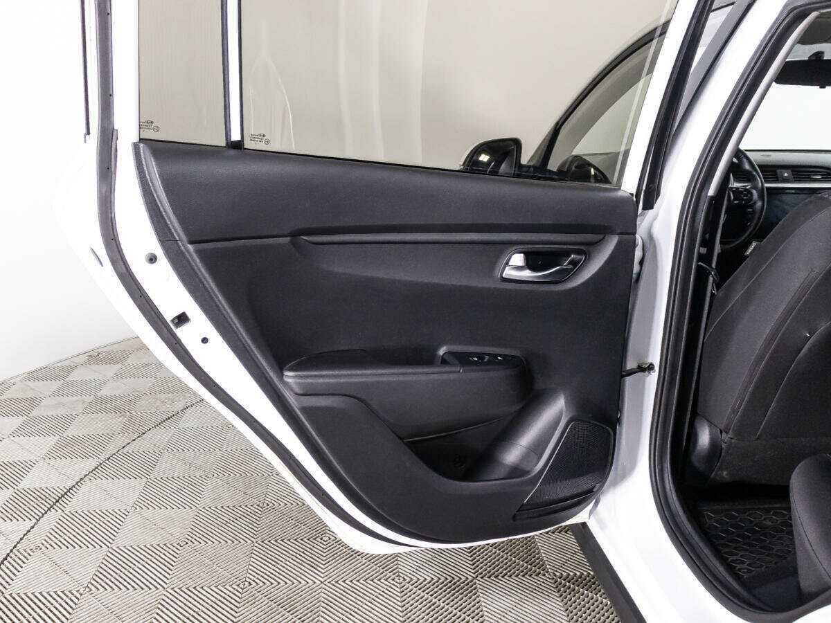 Купить Kia Rio с пробегом. Фото: #23