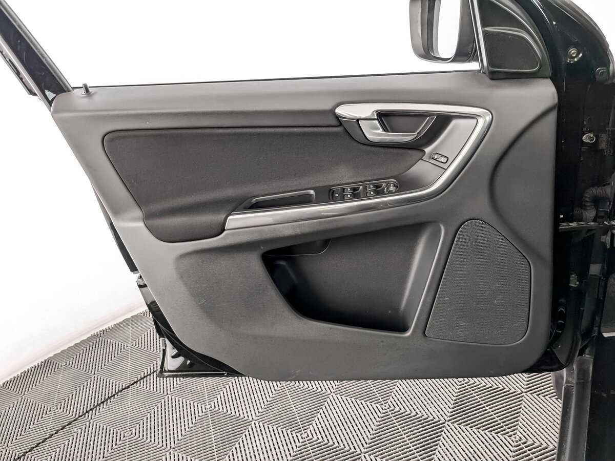 Купить Volvo XC60 с пробегом. Фото: #18