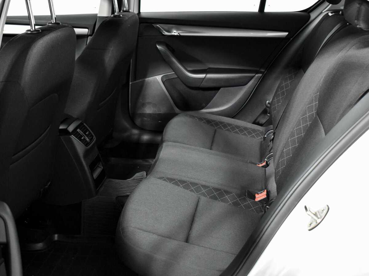 Купить Skoda Octavia с пробегом. Фото: #9