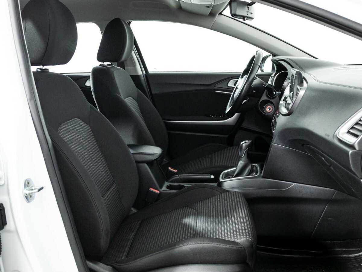Купить Kia Ceed с пробегом. Фото: #15