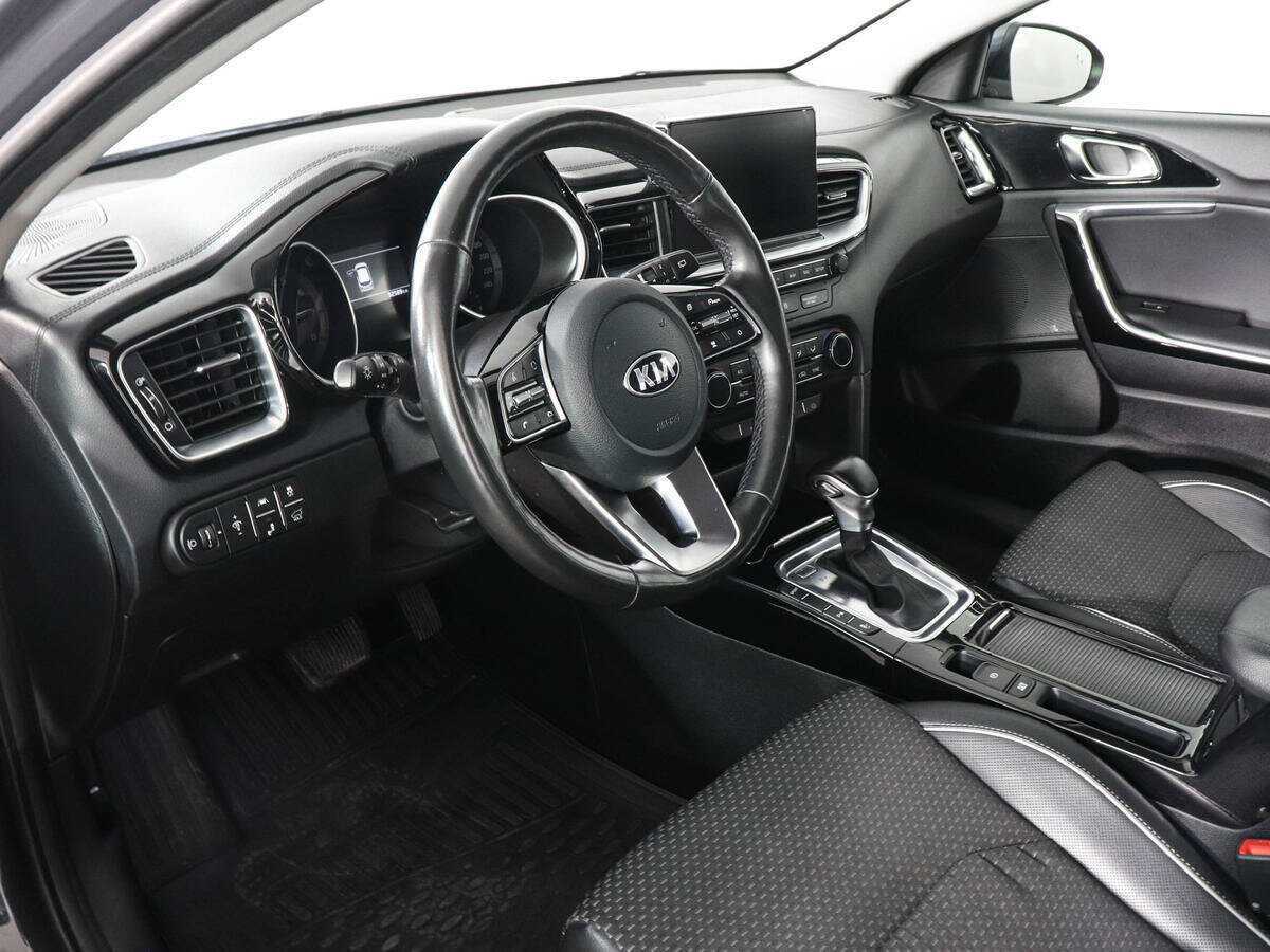 Купить Kia Ceed с пробегом. Фото: #8