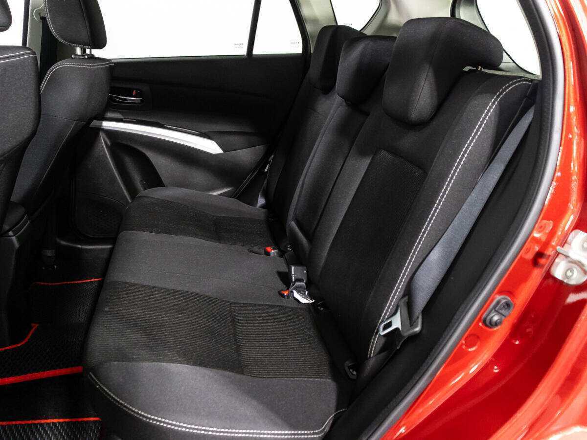 Купить Suzuki SX4 с пробегом. Фото: #9