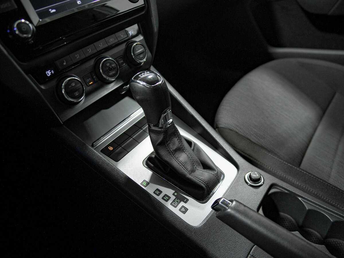 Купить Skoda Octavia с пробегом. Фото: #9