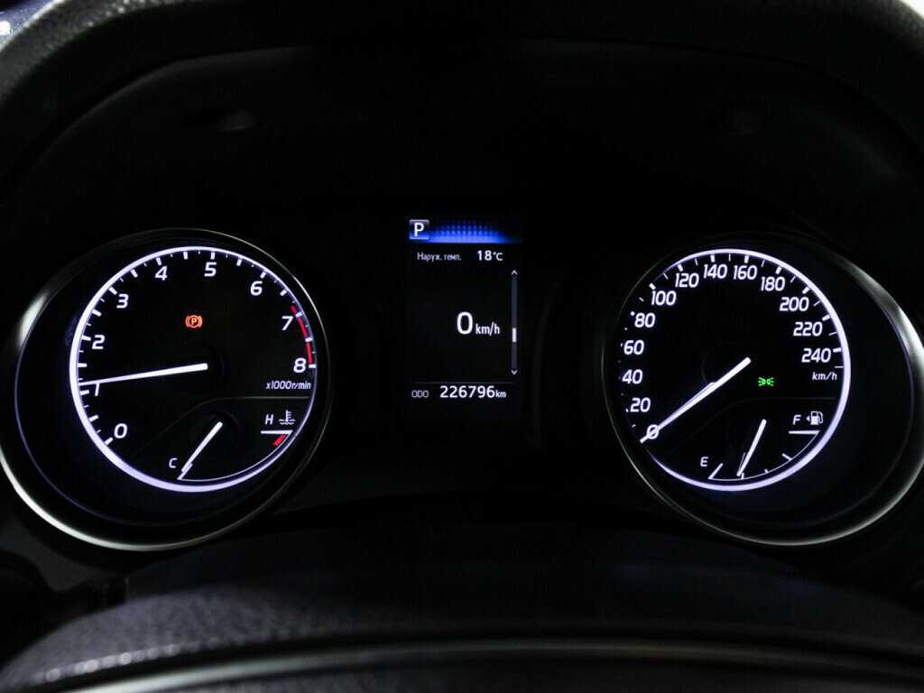 Купить Toyota Camry с пробегом. Фото: #11