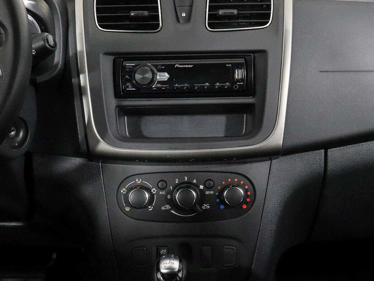 Купить Renault Sandero с пробегом. Фото: #10