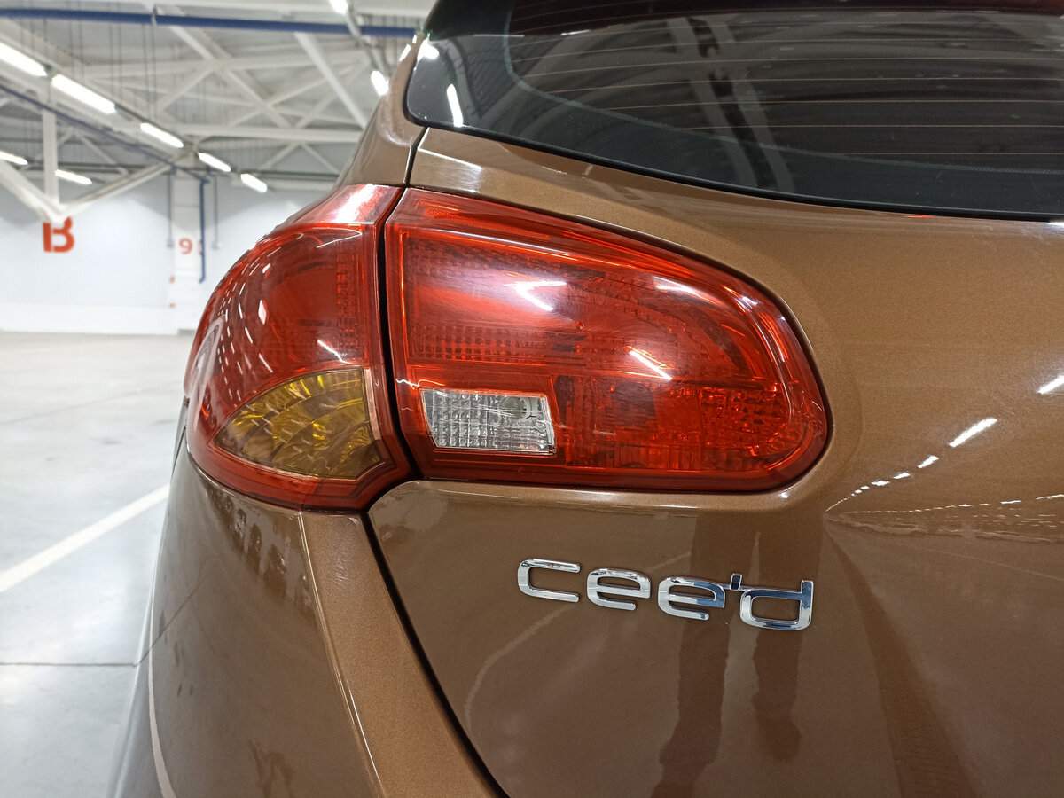 Купить Kia Ceed с пробегом. Фото: #8