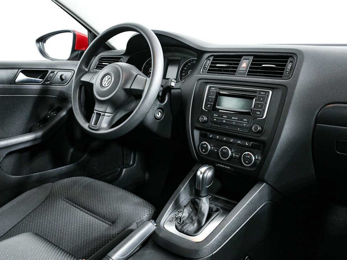Купить Volkswagen Jetta с пробегом. Фото: #8