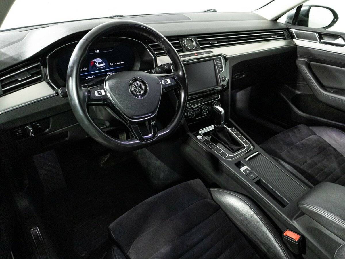 Купить Volkswagen Passat с пробегом. Фото: #10
