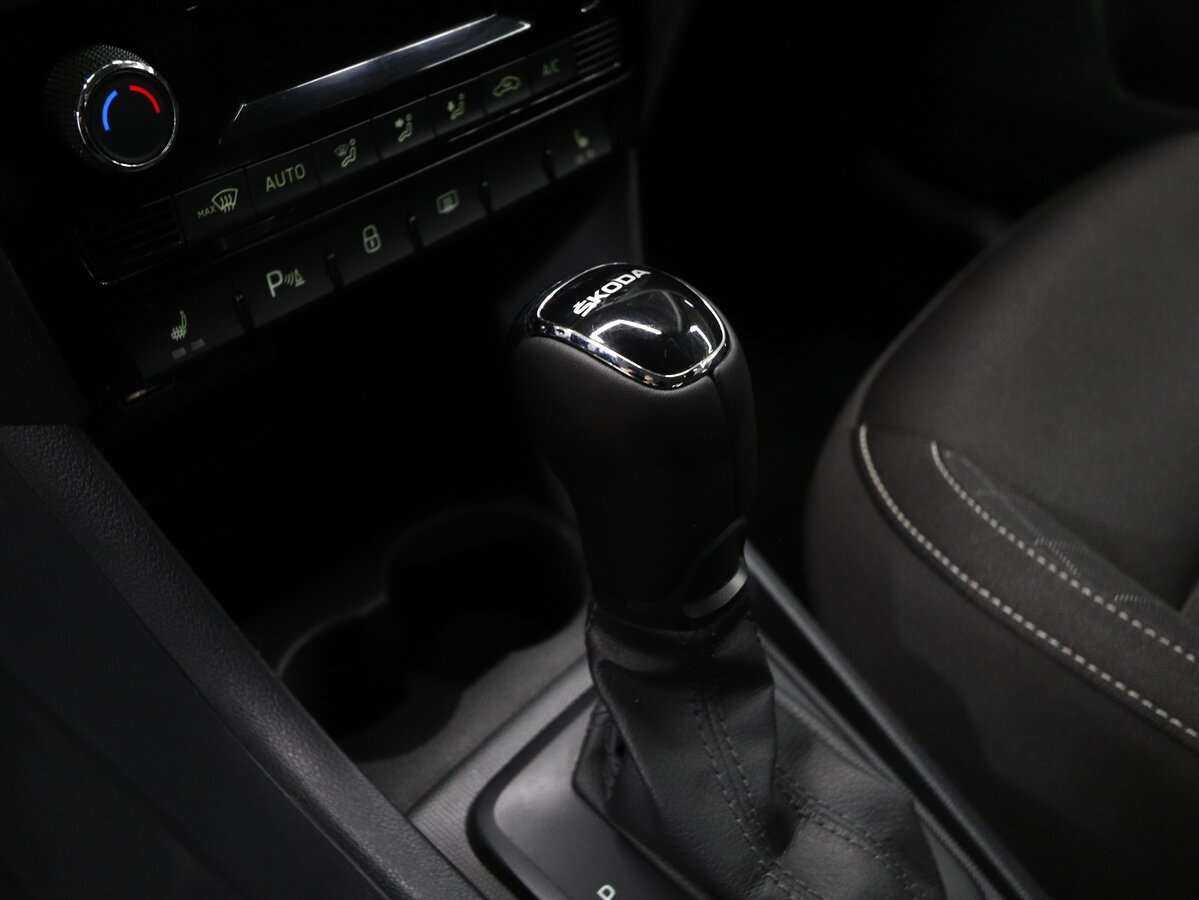 Купить Skoda Rapid с пробегом. Фото: #8