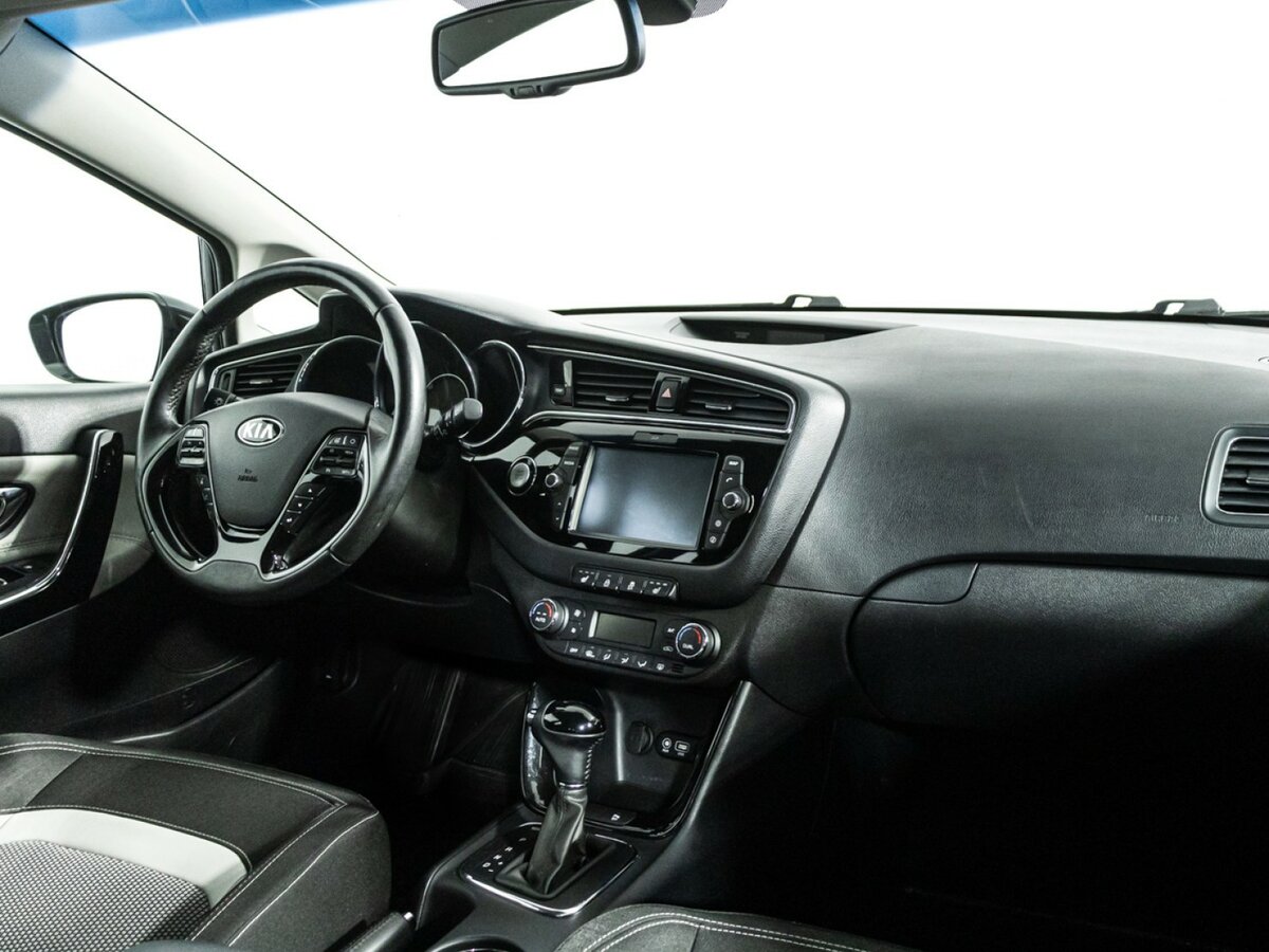 Купить Kia Ceed с пробегом. Фото: #8