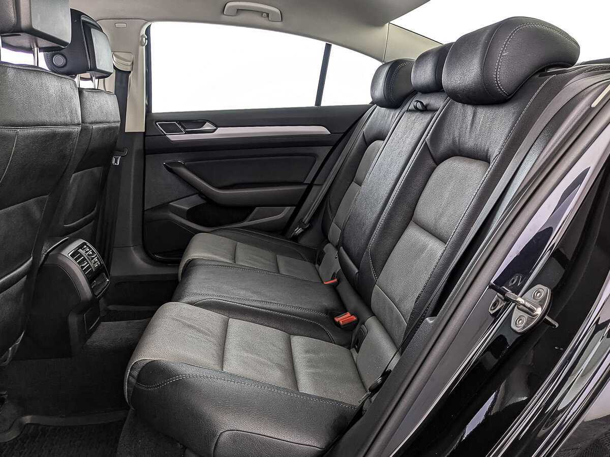 Купить Volkswagen Passat с пробегом. Фото: #11