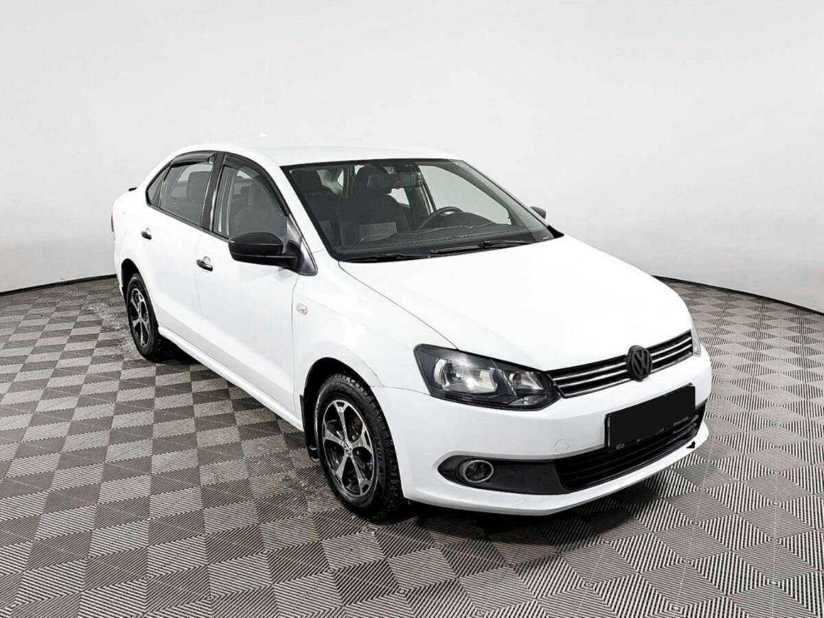 Купить Volkswagen Polo с пробегом. Фото: #2