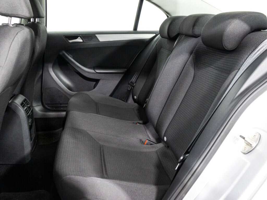 Купить Volkswagen Jetta с пробегом. Фото: #9