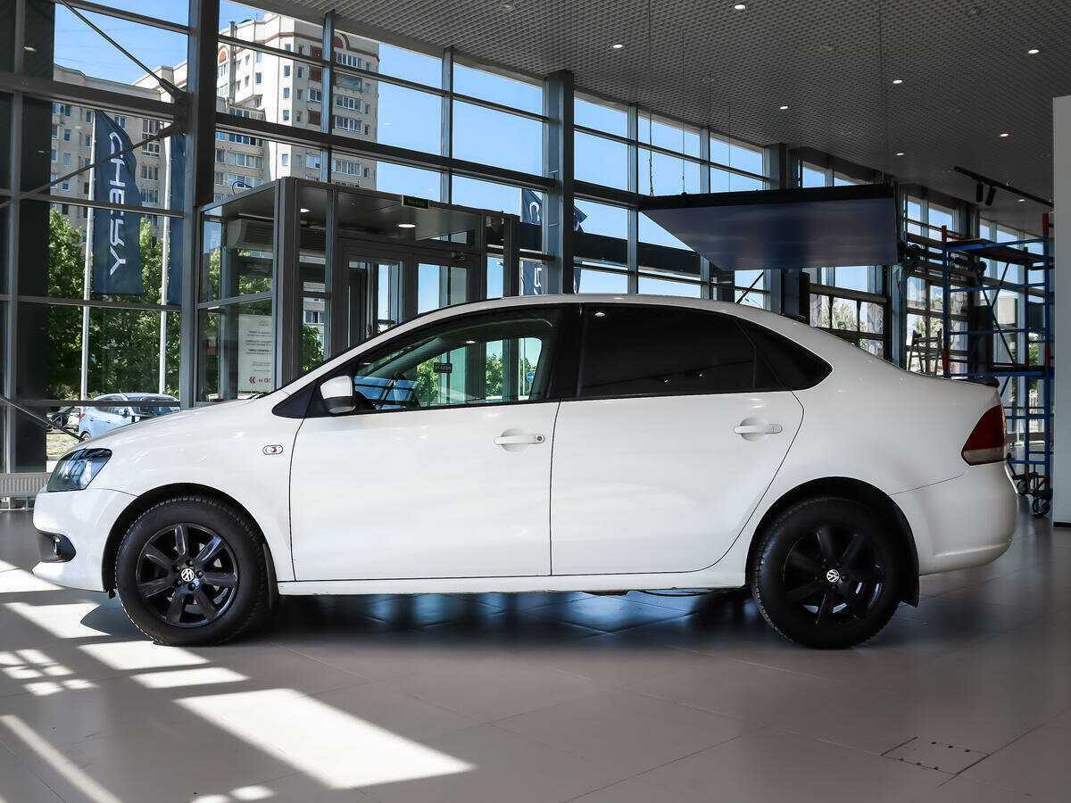 Купить Volkswagen Polo с пробегом. Фото: #2