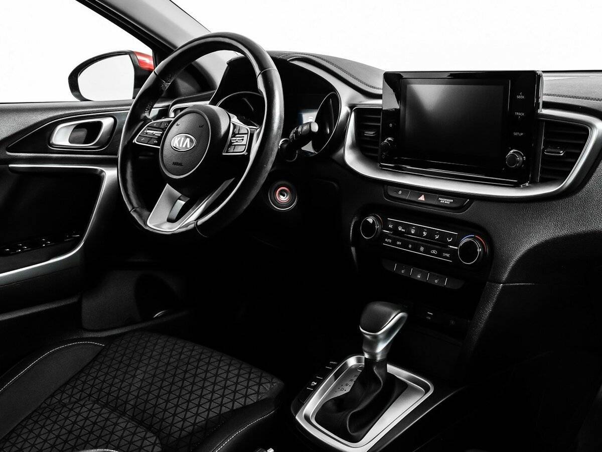 Купить Kia Ceed с пробегом. Фото: #8