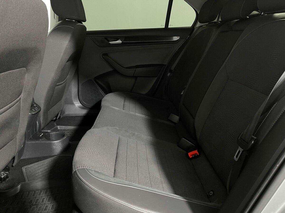 Купить Volkswagen Polo с пробегом. Фото: #9