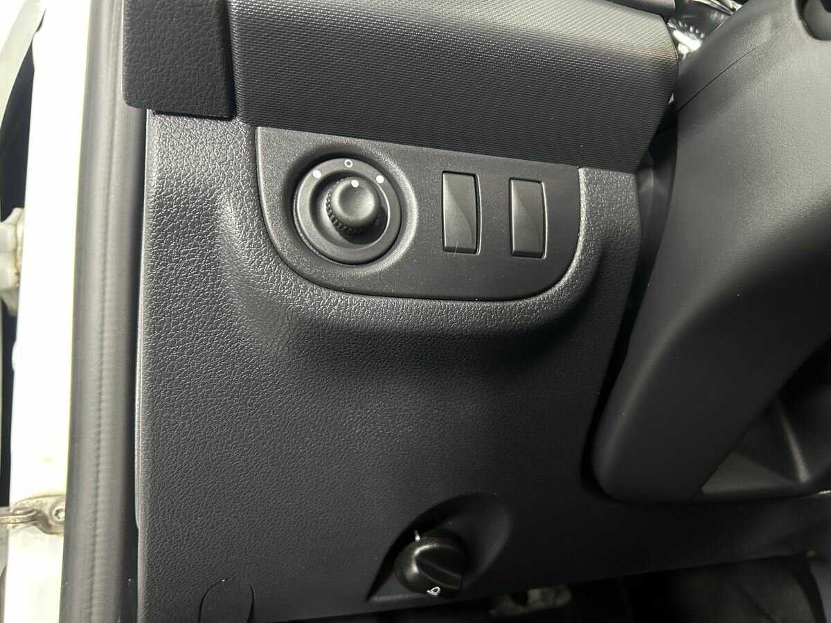 Купить Renault Logan с пробегом. Фото: #8