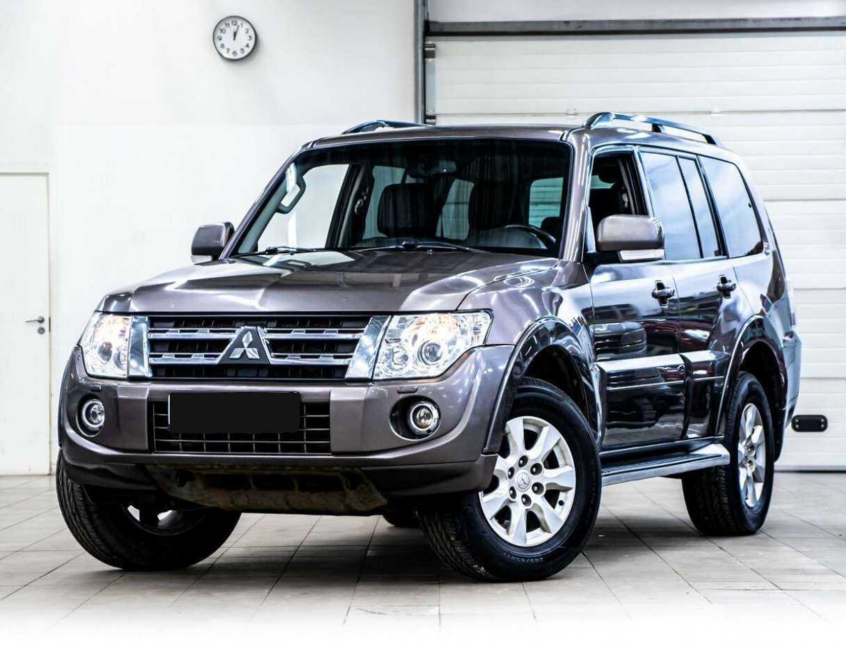 Купить Mitsubishi Pajero с пробегом. Посмотреть фото