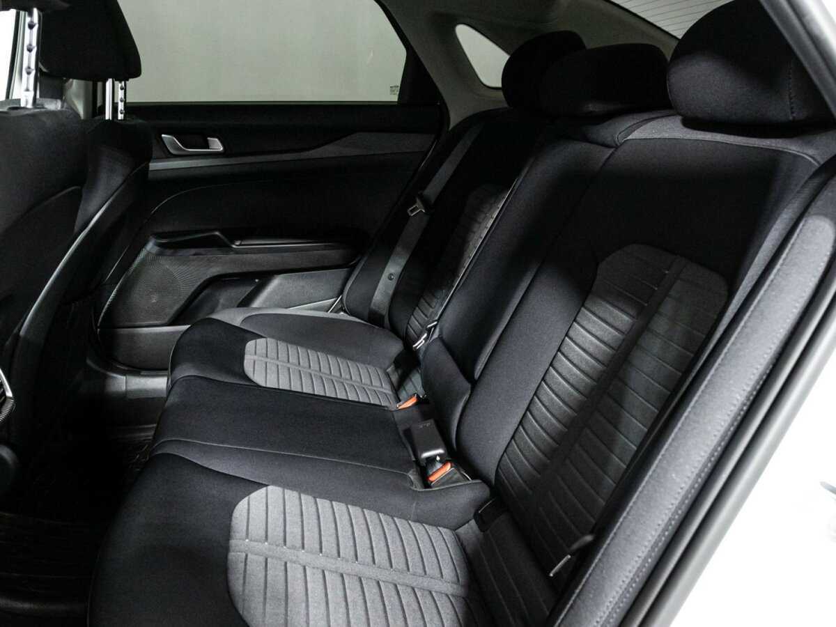 Купить Kia K5 с пробегом. Фото: #9