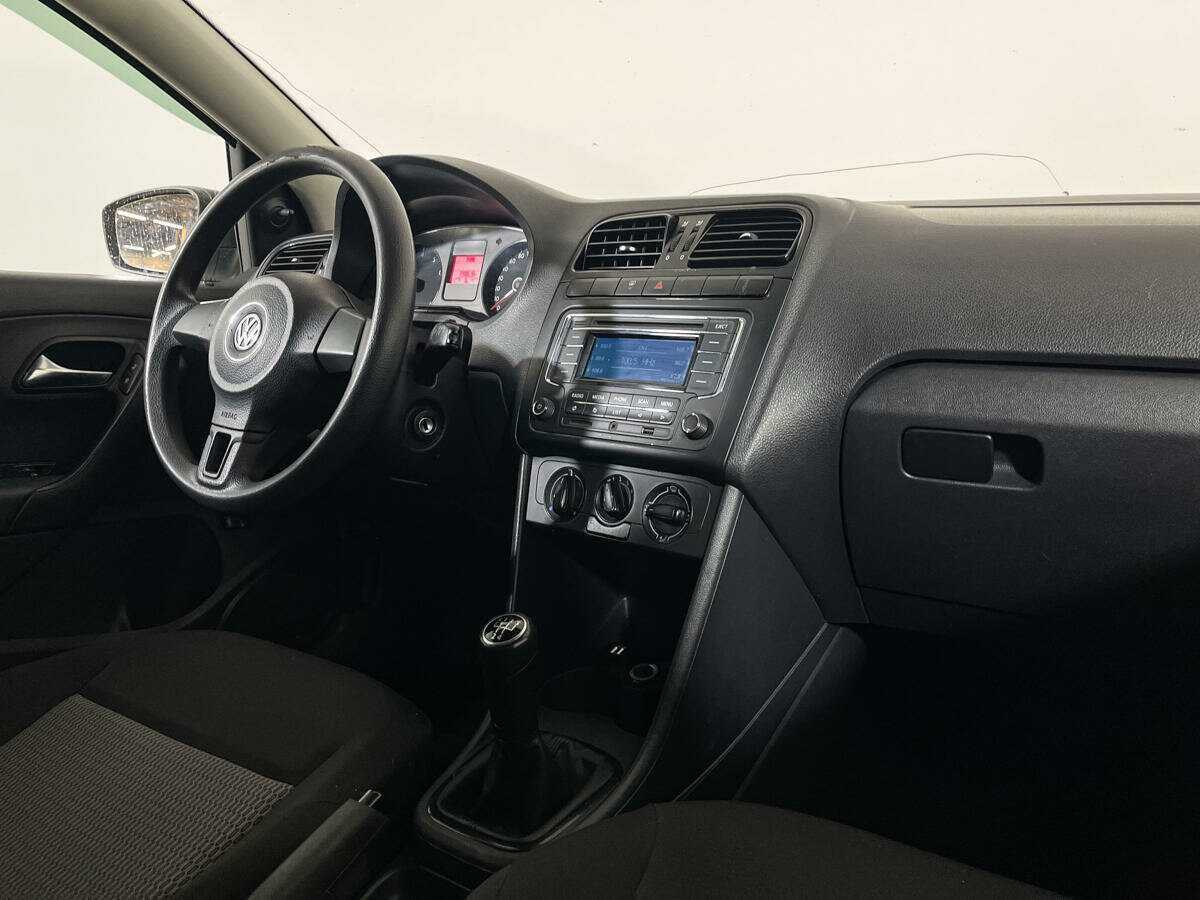 Купить Volkswagen Polo с пробегом. Фото: #8