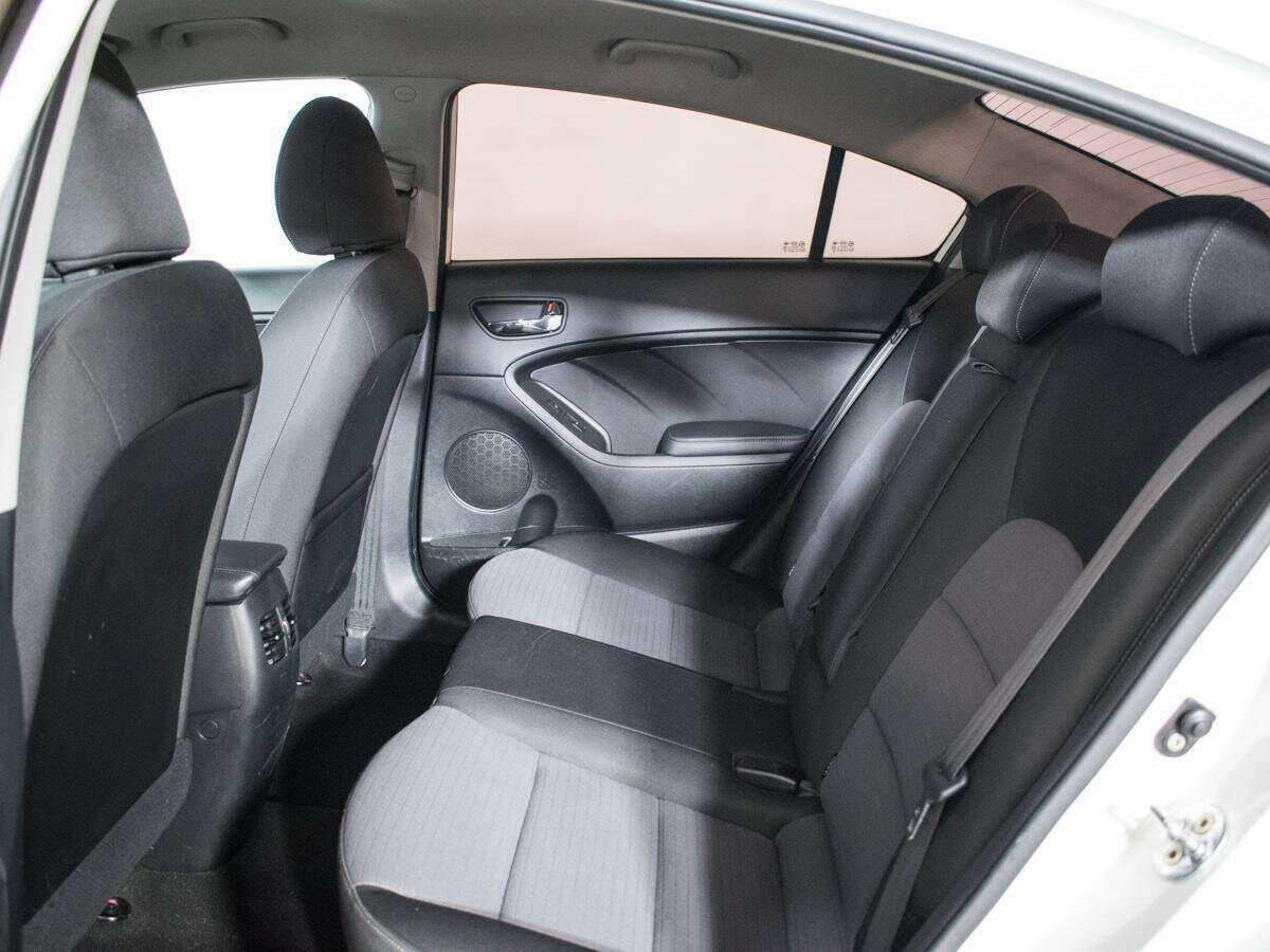 Купить Kia Cerato с пробегом. Фото: #9